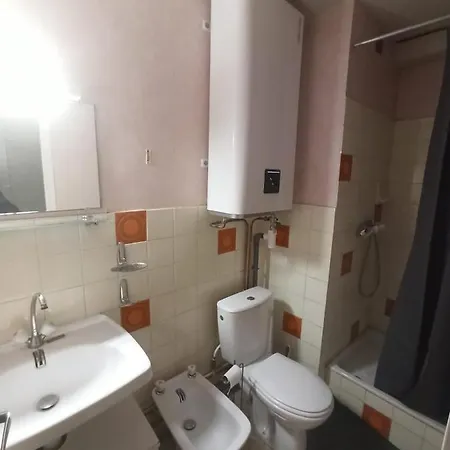 Cap D 200m Du Mole Acces Direct Aux Rues Pietonnes *